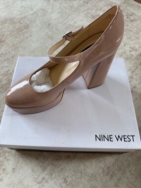 Nine West Patent Mary Jane Platform Pumps in Nude Blush Pretz